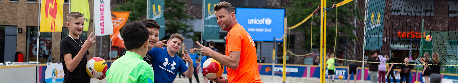 0. BEACHALMELO Header.jpg